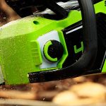Tronçonneuse à batterie 40 cm 40 V moteur sans balais vitesse chaîne 20 m/s anti-rebond 2 batteries 2Ah chargeur