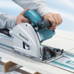 Scie plongeante 1300 W lame 165 mm rail de guidage profondeur coupe 56 mm 5200 tr/min – image 5