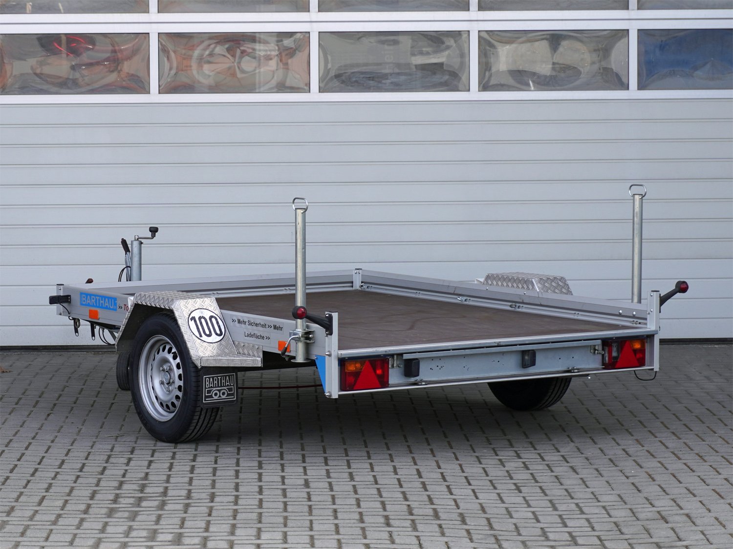 Remorque porte-véhicules Barthau QM1351 1350 kg avec rampes aluminium