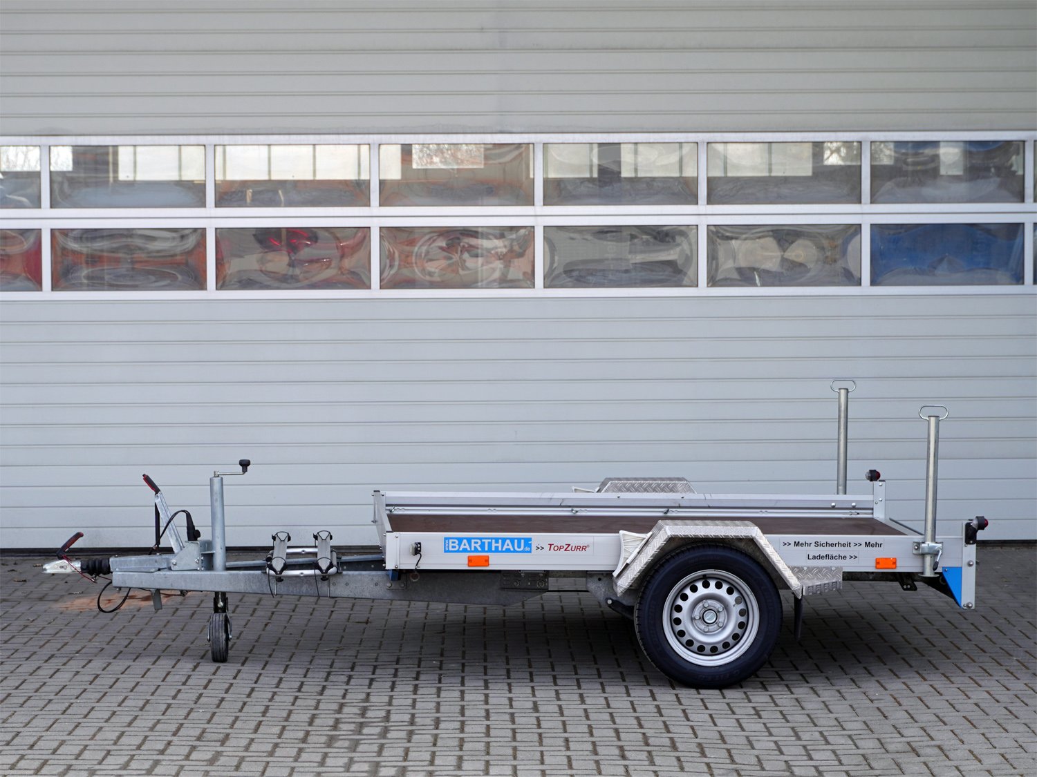 Remorque porte-véhicules Barthau QM1351 1350 kg avec rampes aluminium