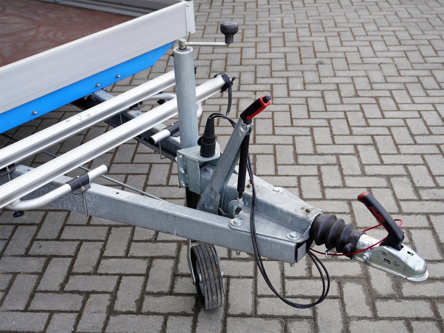 Remorque porte-véhicules Barthau QM1351 1350 kg avec rampes aluminium
