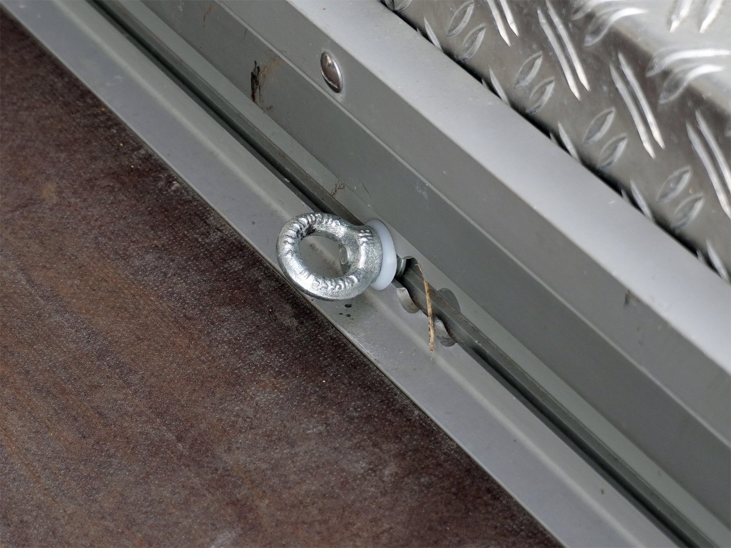 Remorque porte-véhicules Barthau QM1351 1350 kg avec rampes aluminium