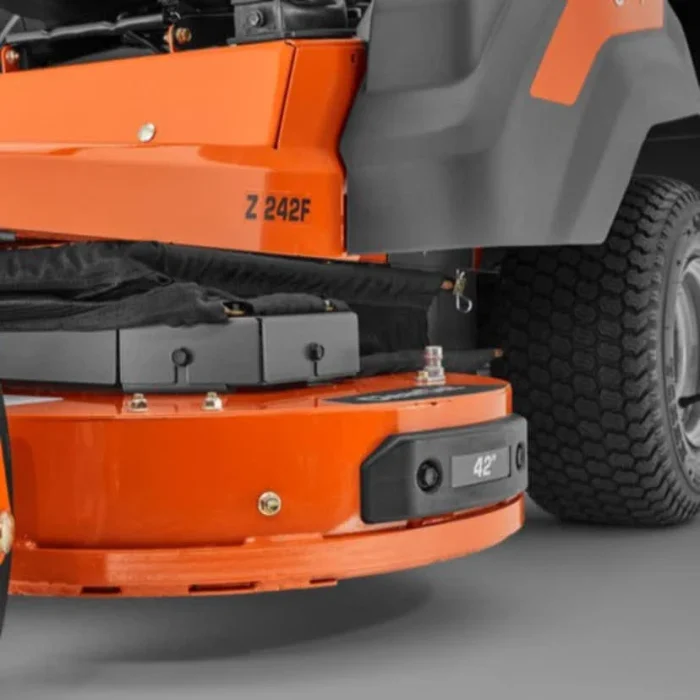 Husqvarna Z242F tondeuse à rayon de braquage zéro 724 cm³