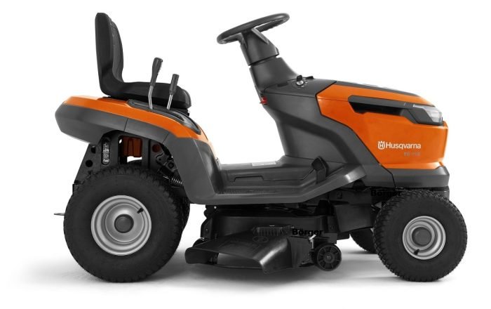 Husqvarna TS 112 tracteur tondeuse avec pack hiver et bac 210 l