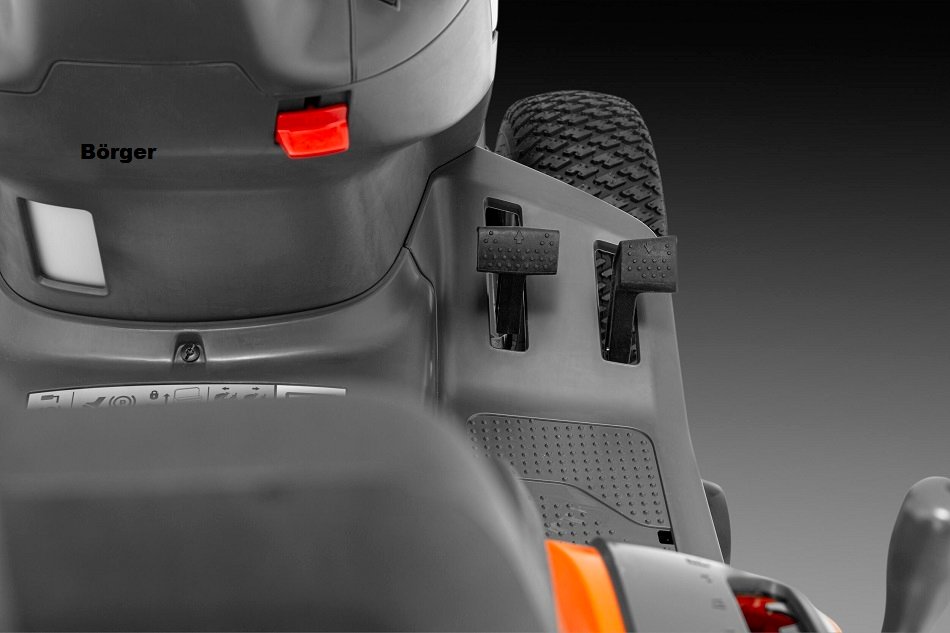 Husqvarna TS 112 tracteur tondeuse avec pack hiver et bac 210 l