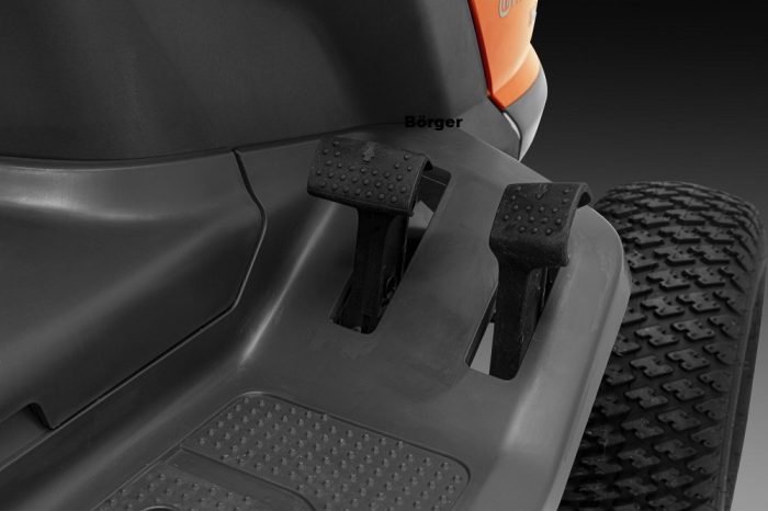 Husqvarna TS 112 tracteur tondeuse avec pack hiver et bac 210 l