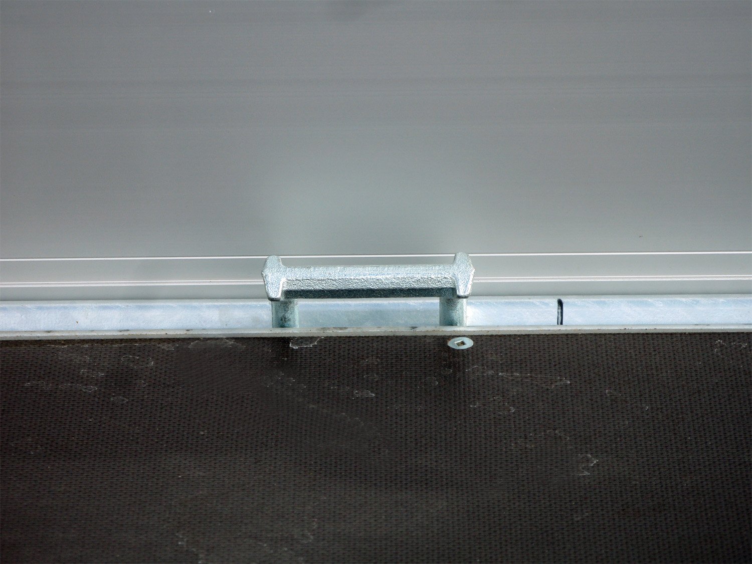 Remorque plateau Hapert Azure H-2 3500 4050 × 2000 mm avec rampes et suspension parabolique