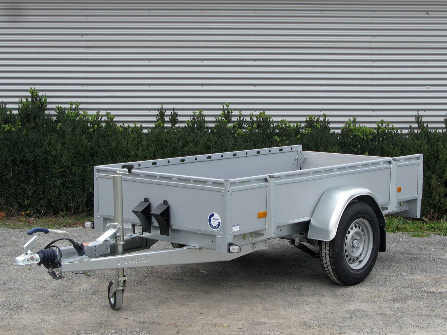 Remorque utilitaire Hapert Azure L-1 1500 kg à ridelles multiplex