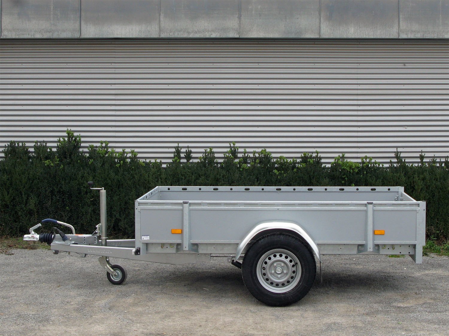 Remorque utilitaire Hapert Azure L-1 1500 kg à ridelles multiplex