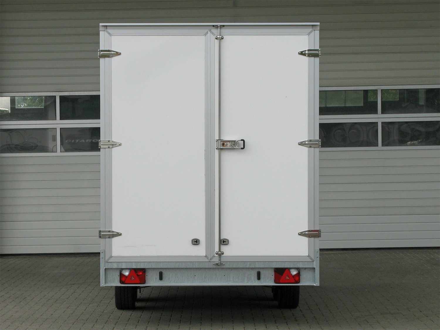 Remorque fourgon Hapert Sapphire H2 2700 en panneaux multiplex