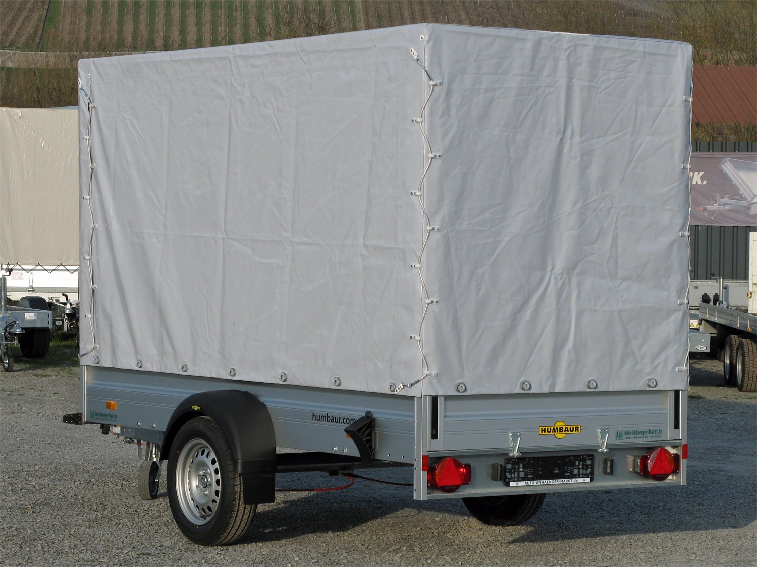 Remorque utilitaire Humbaur HA133015 KV avec bâche haute 1800 mm