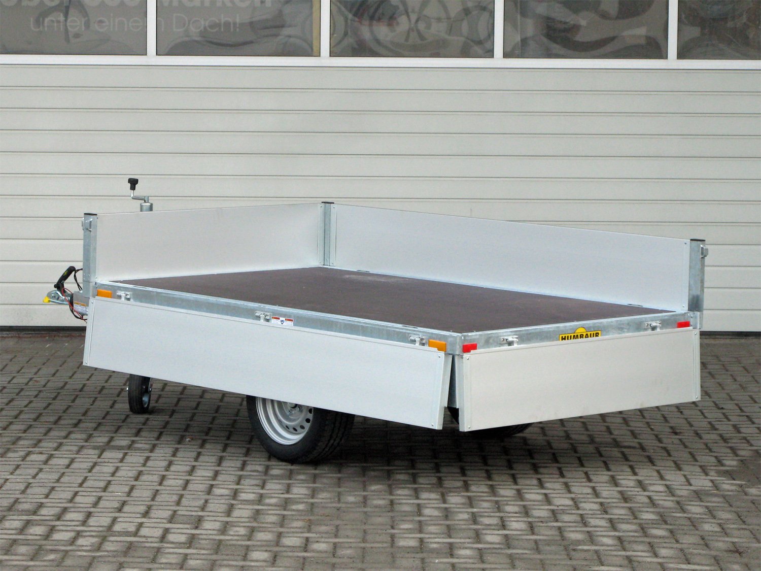 Remorque plateau Humbaur HU132314 avec rehausses de ridelles aluminium