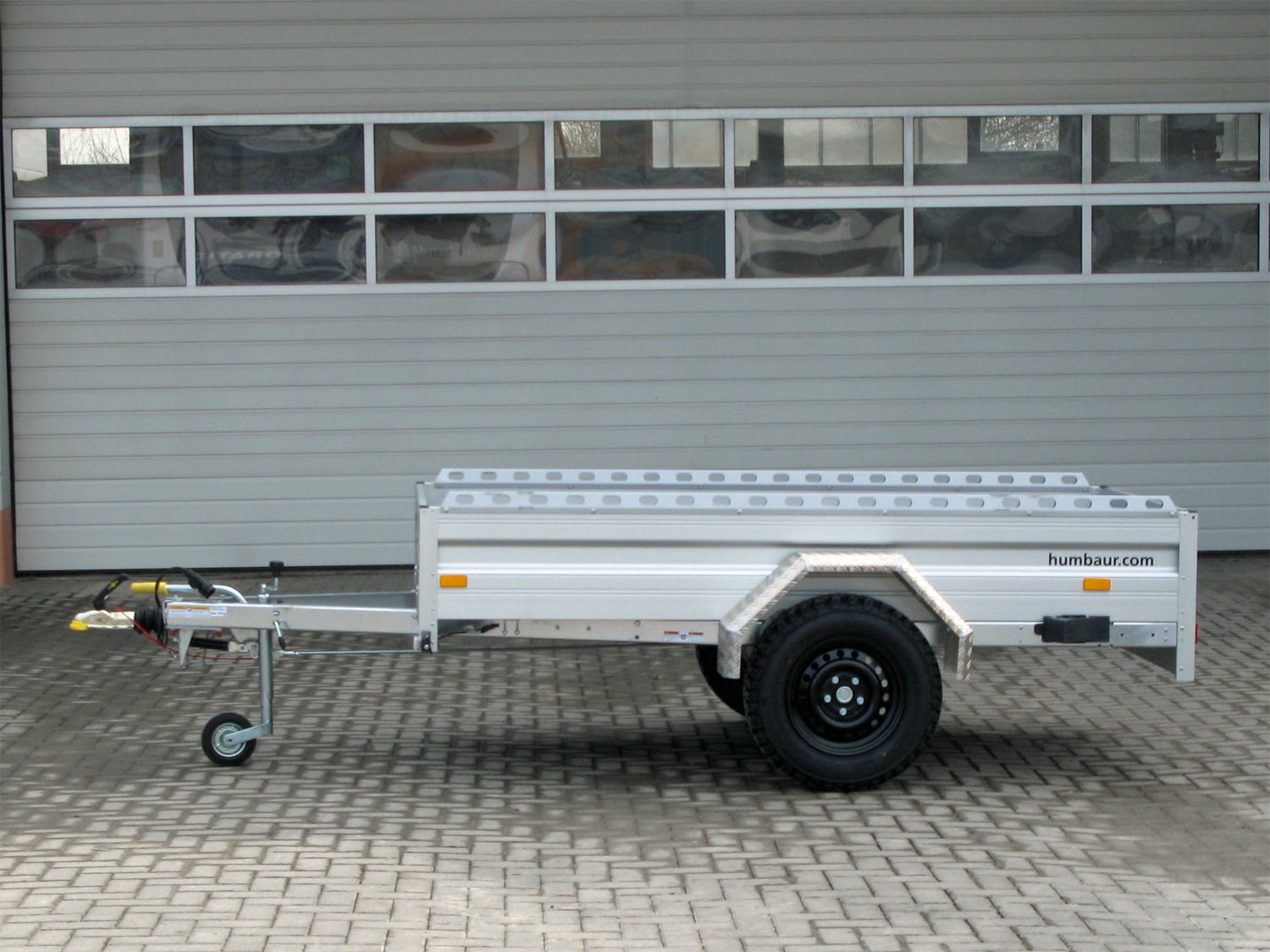 Remorque utilitaire Humbaur HA132513 KV Offroad avec rambarde latérale