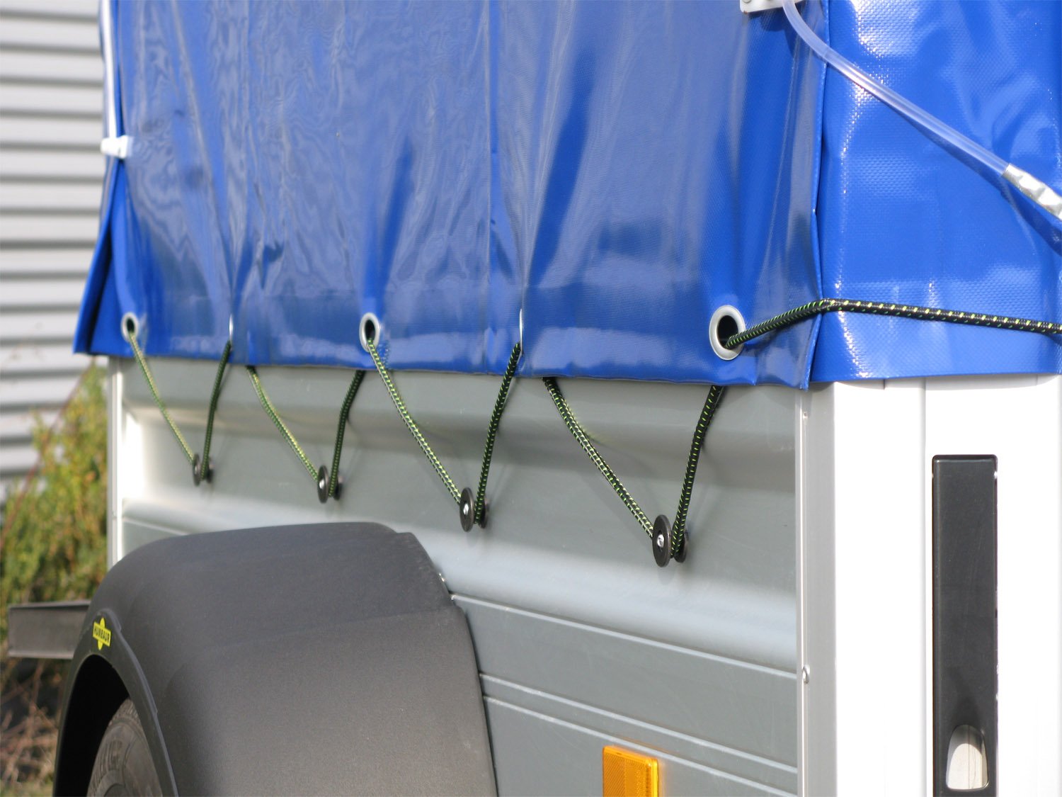 Remorque utilitaire HUMBAUR HA752111 KV bâche bleue