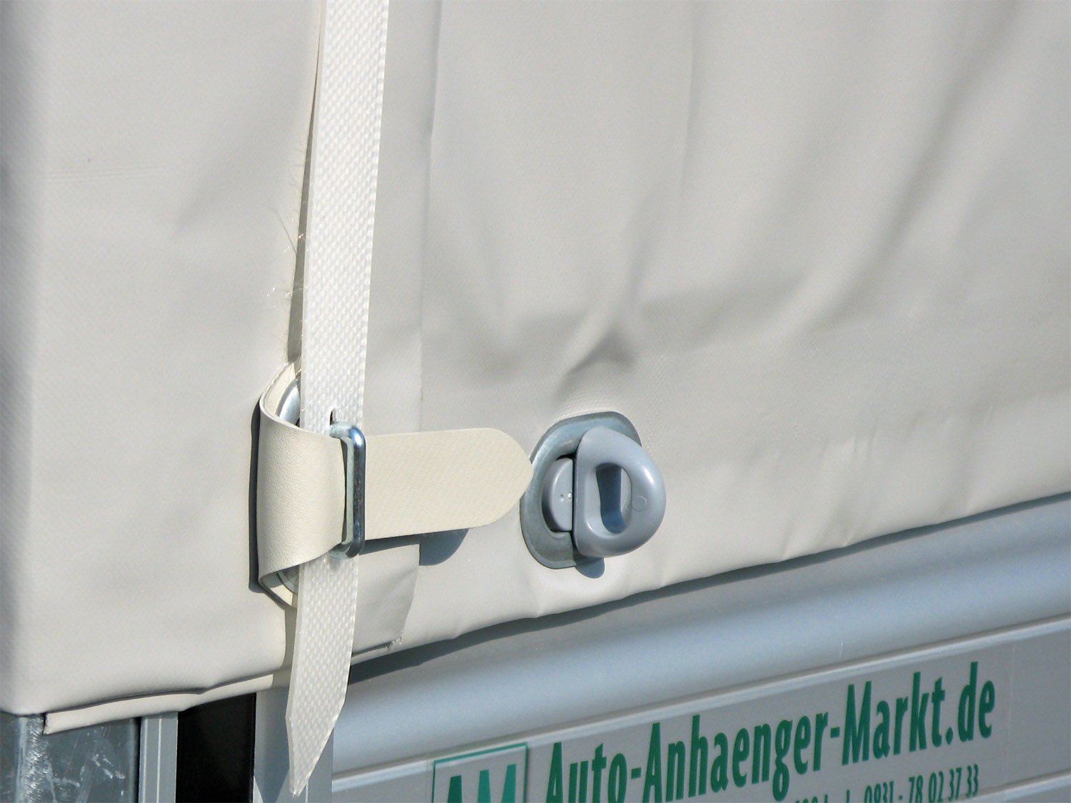 Remorque plateau Humbaur HT203116 avec bâche grise de 1600 mm