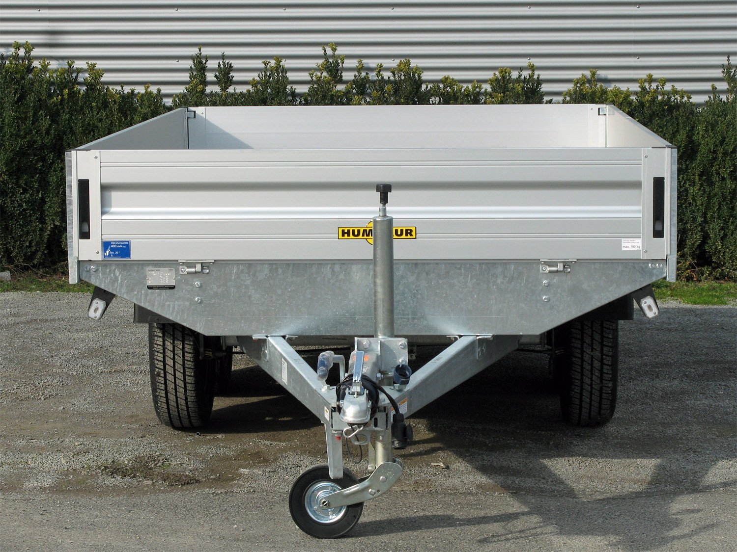 Remorque plateau Humbaur HT253121 avec 10 anneaux d’arrimage