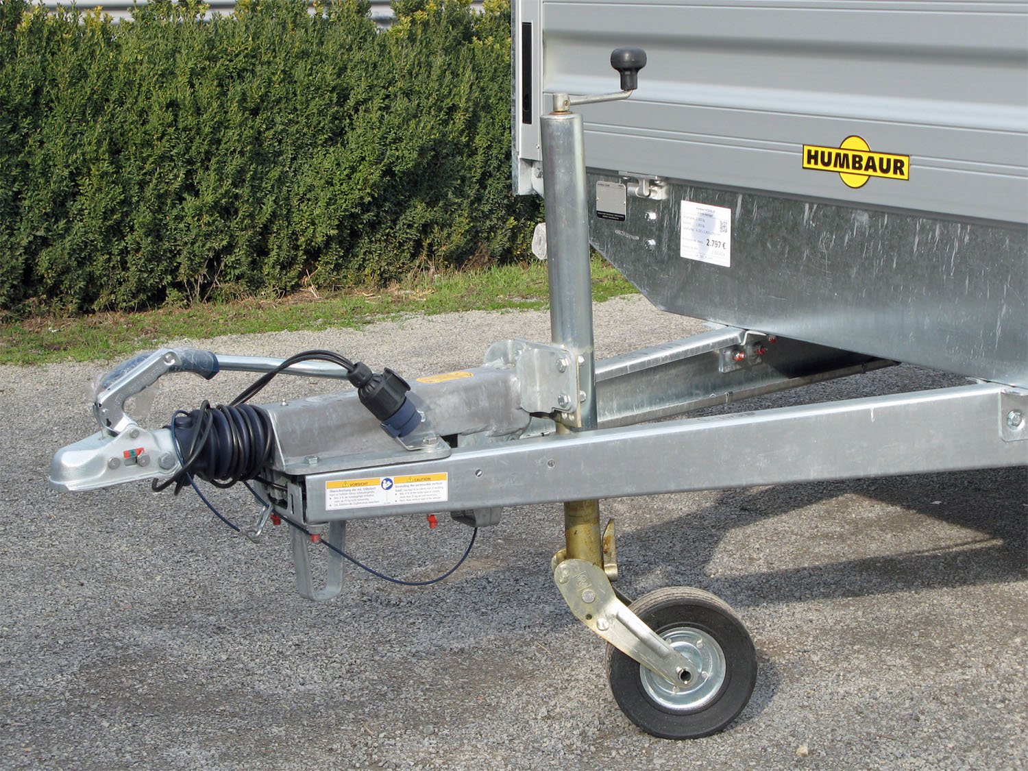 Remorque plateau Humbaur HT254118 avec 12 anneaux d’arrimage