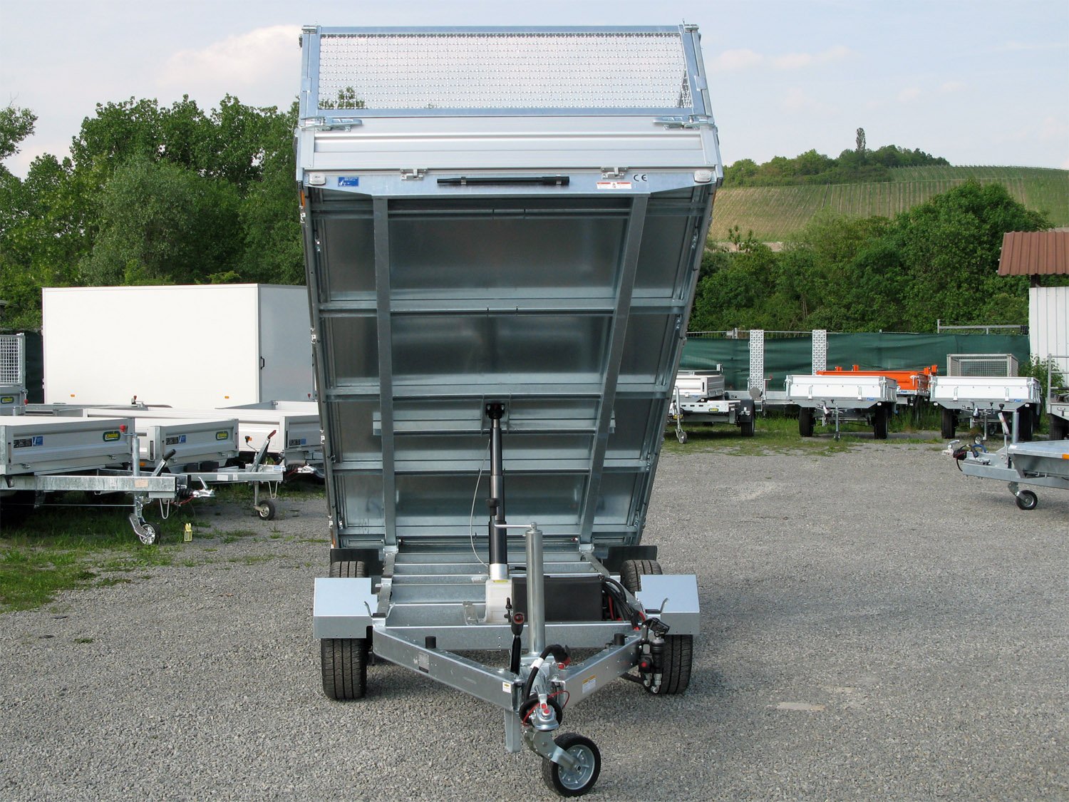 Remorque benne arrière Humbaur HUK 273117 avec pompe électrique et rehausse grillagée