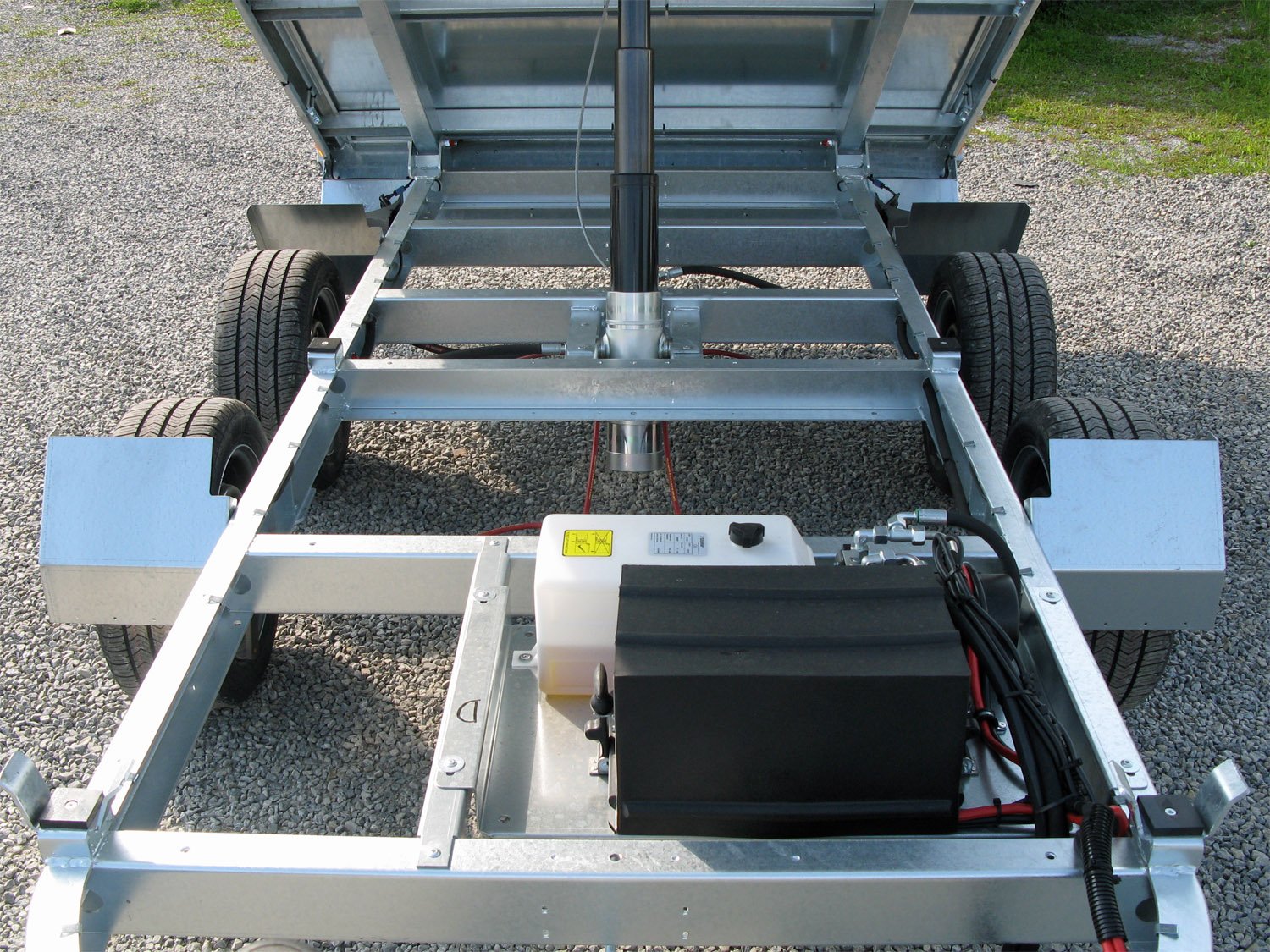 Remorque benne arrière Humbaur HUK 303117 avec pompe électrique et rehausse grillagée