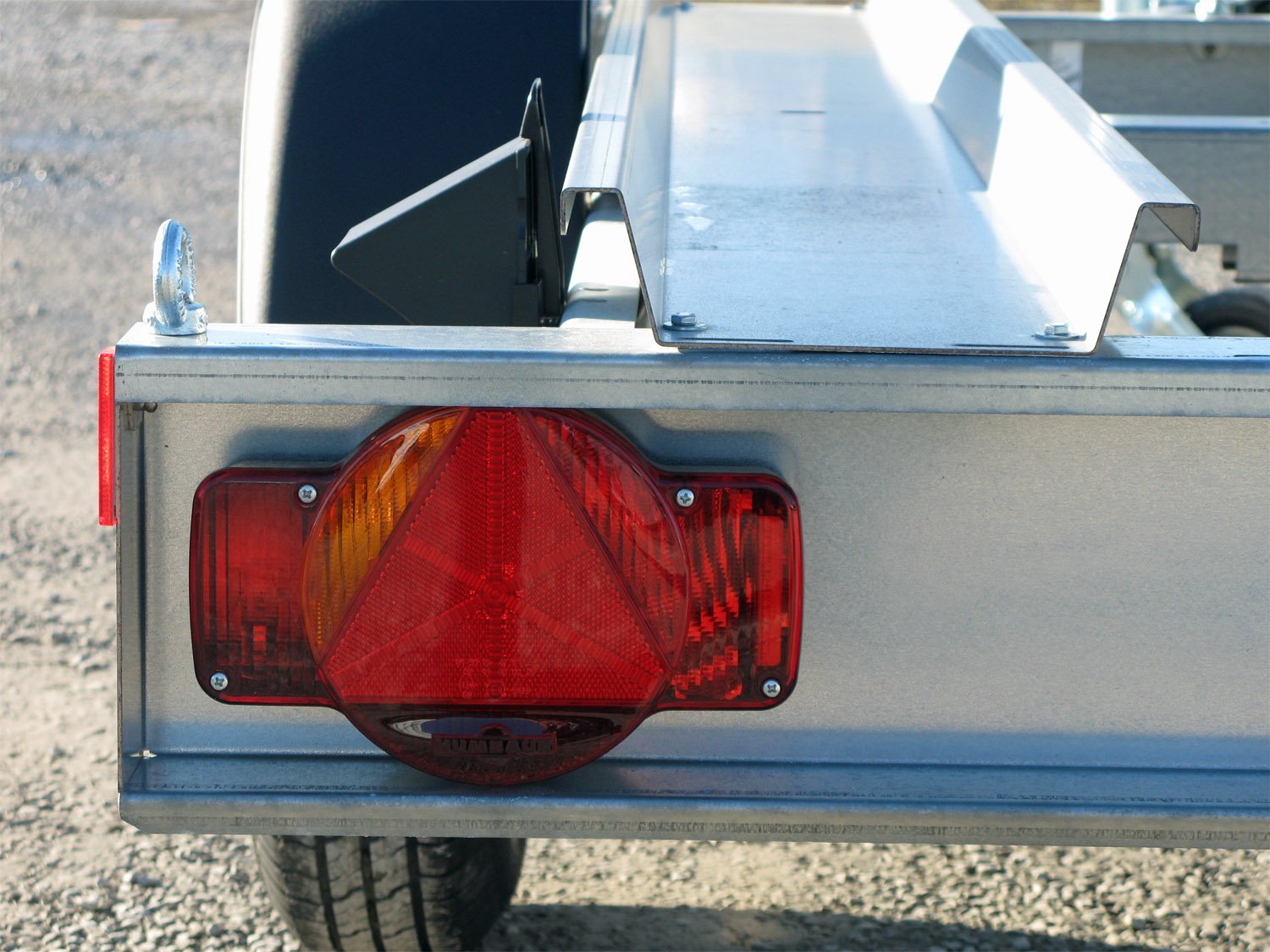 Remorque porte-motos HUMBAUR HM102113 3 rails