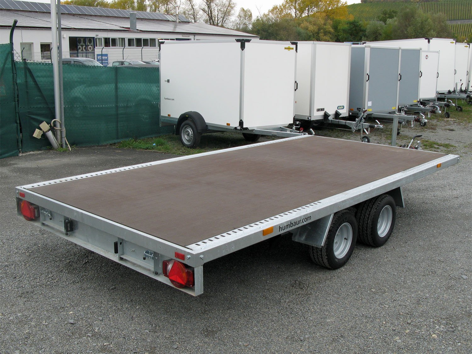 Remorque utilitaire Humbaur Universal 3000 avec treuil et rampes