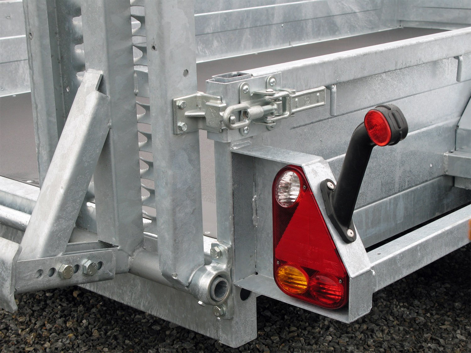 Remorque porte-engins SARIS MG 306 170 3500 2 avec rampes Magnum Explorer