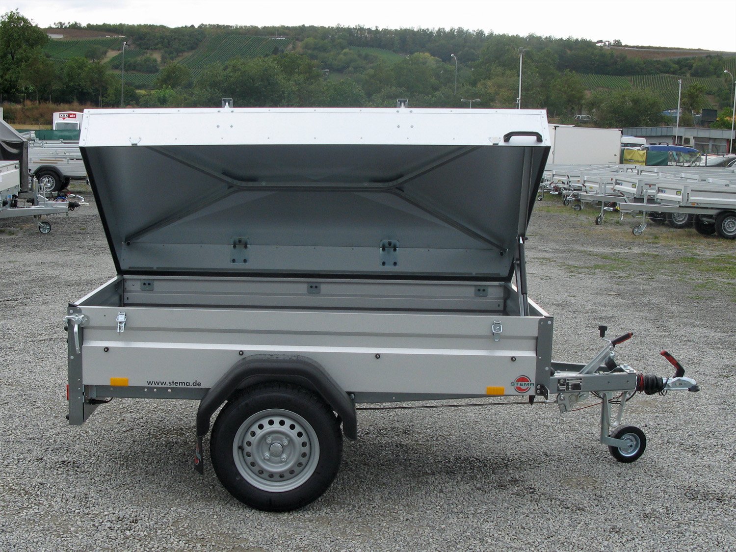 Remorque utilitaire STEMA FT 8.5-20-10.1B avec couvercle