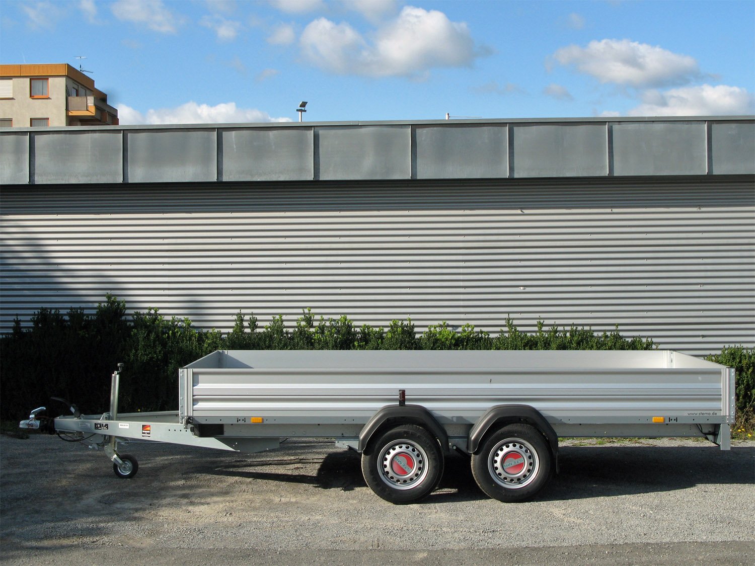 Remorque utilitaire STEMA ST O2 27-40-18.2 à ridelles aluminium