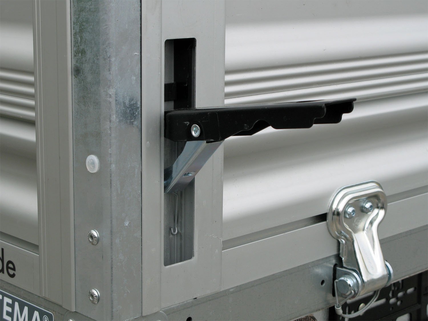 Remorque utilitaire STEMA ST O1 7.5-21-13.1 ridelles aluminium