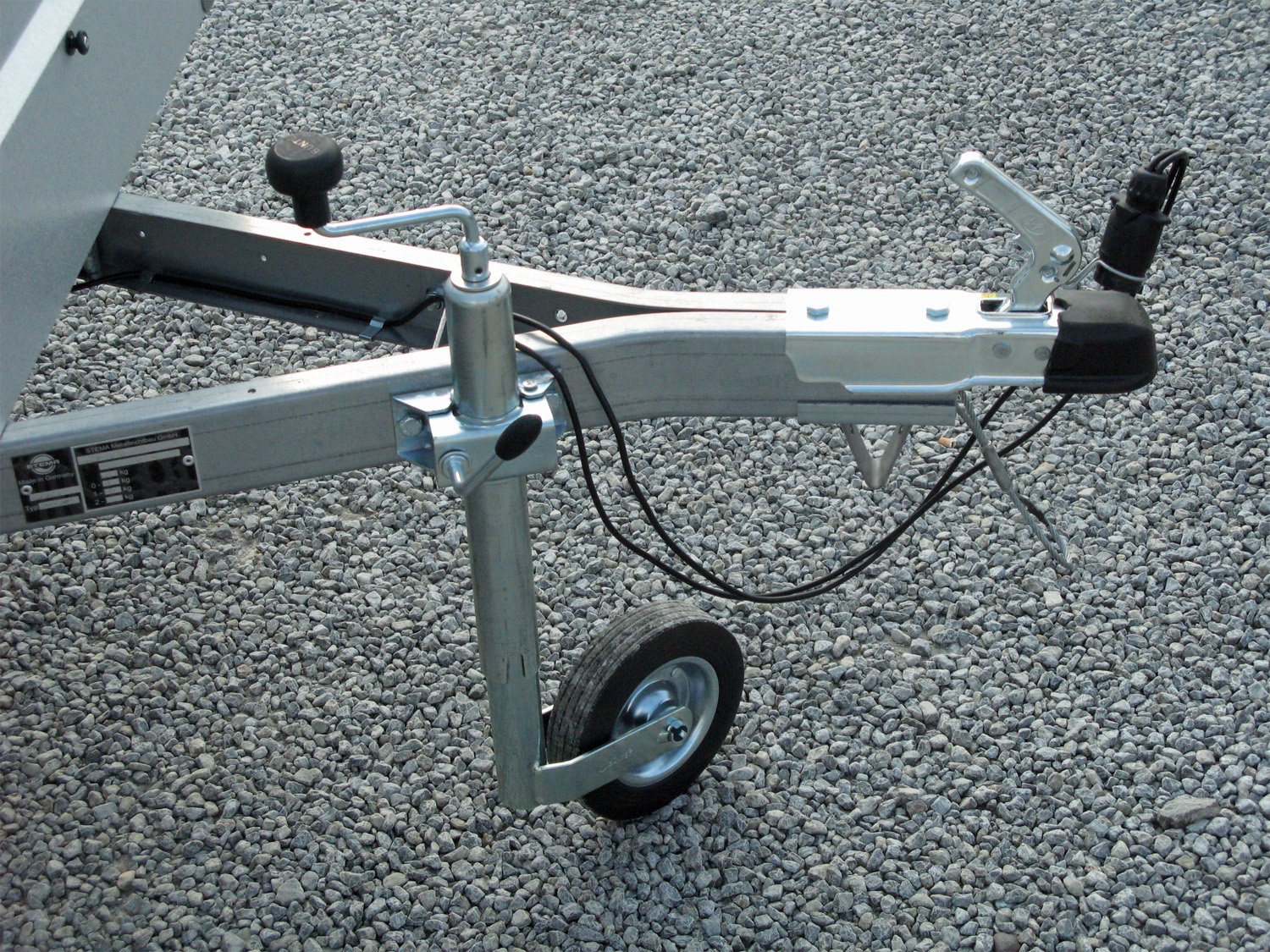 Remorque utilitaire STEMA ST O1 7.5-25-13.1 750 kg avec couvercle verrouillable