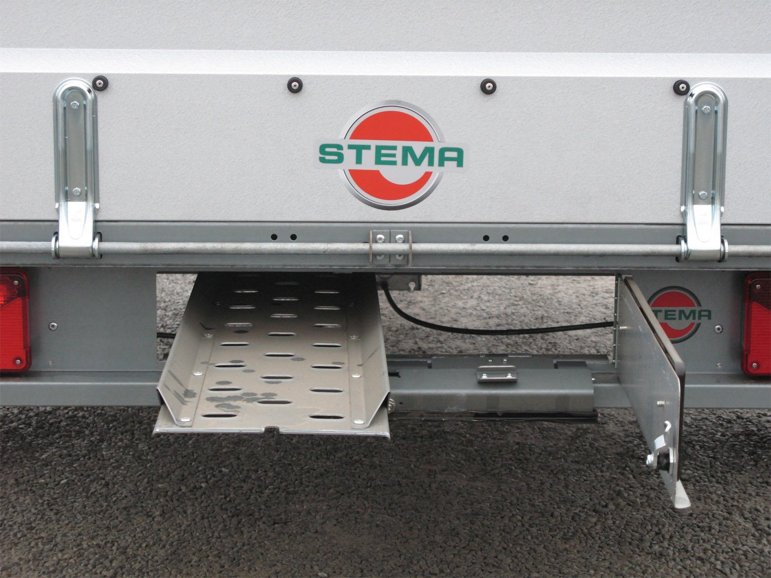 Remorque porte-moto STEMA ST O2 13-25-15.1 avec kit moto