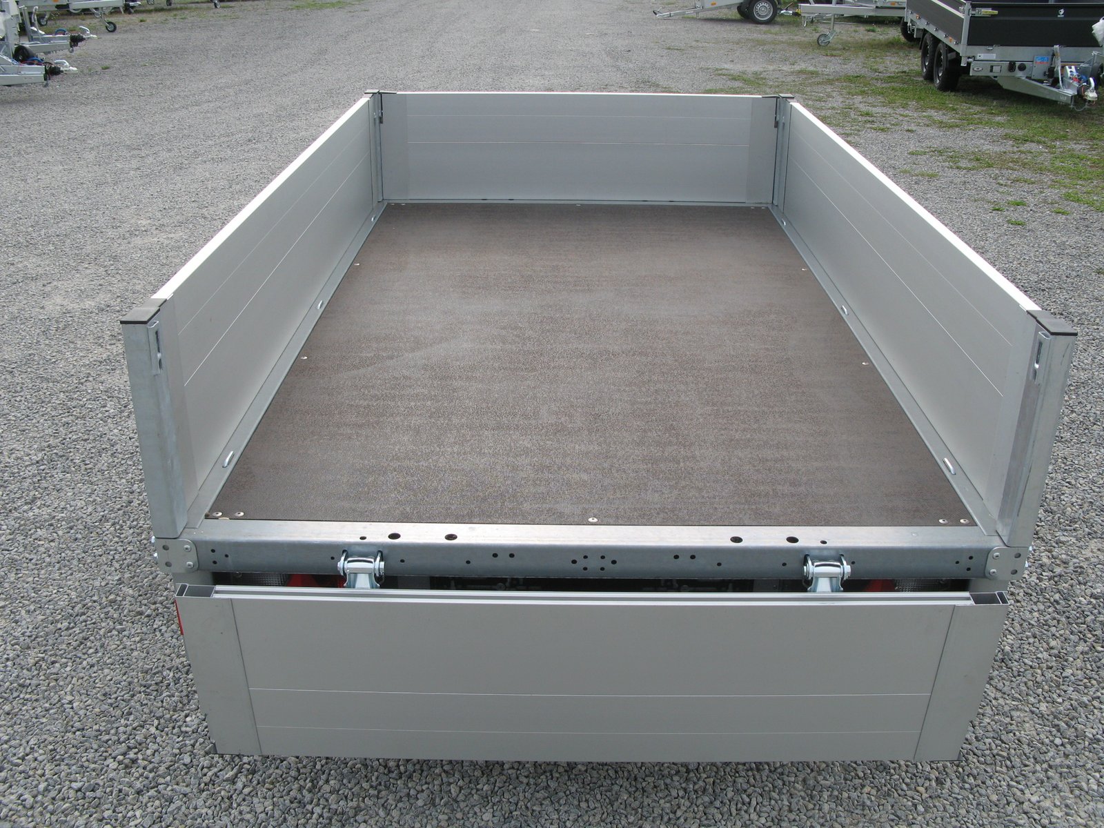 Remorque STEMA SH O2 10-21-13.1 plateau à ridelles aluminium