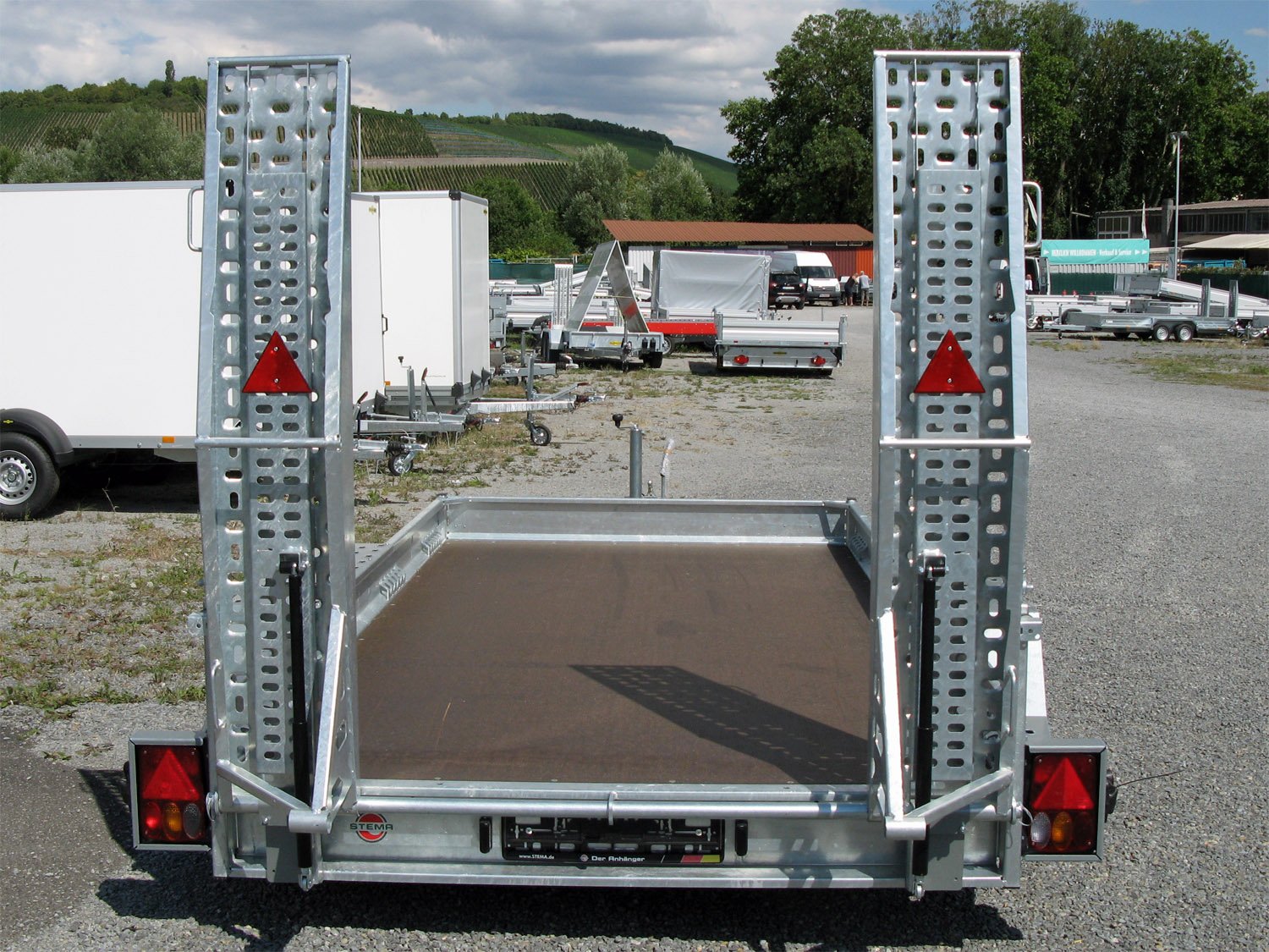 Remorque porte-engins STEMA BMAT O2 35-40-18.2 avec rampes acier