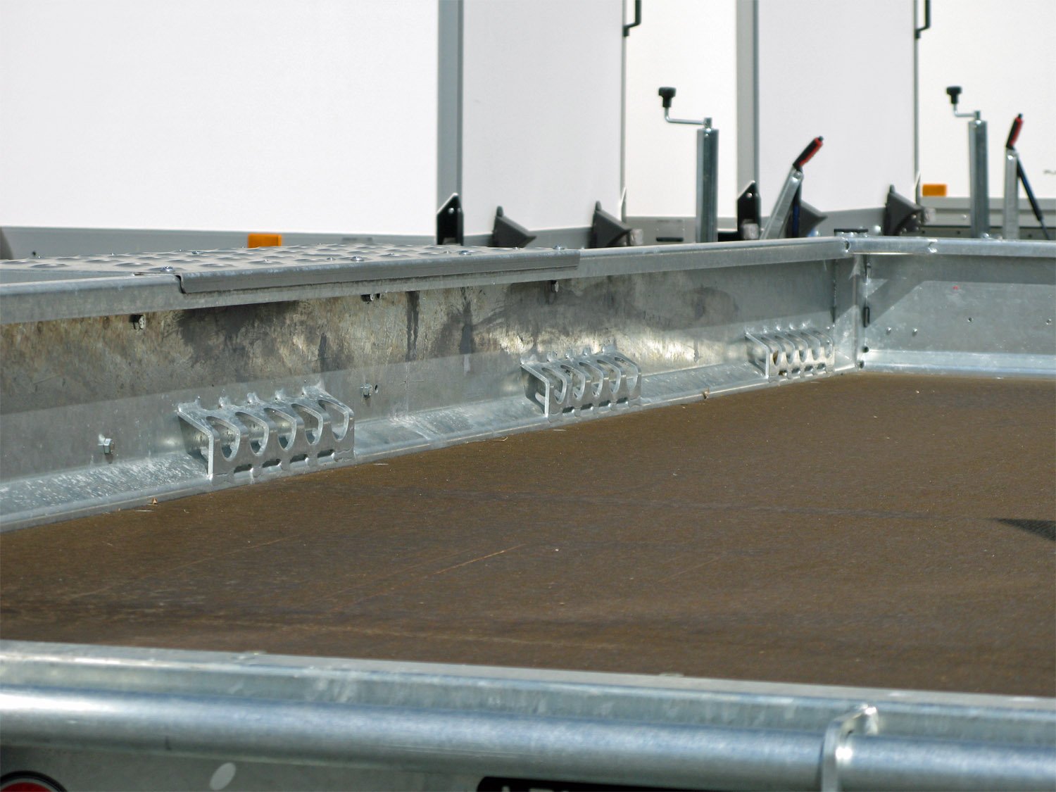 Remorque porte-engins STEMA BMAT O2 35-40-18.2 avec rampes acier