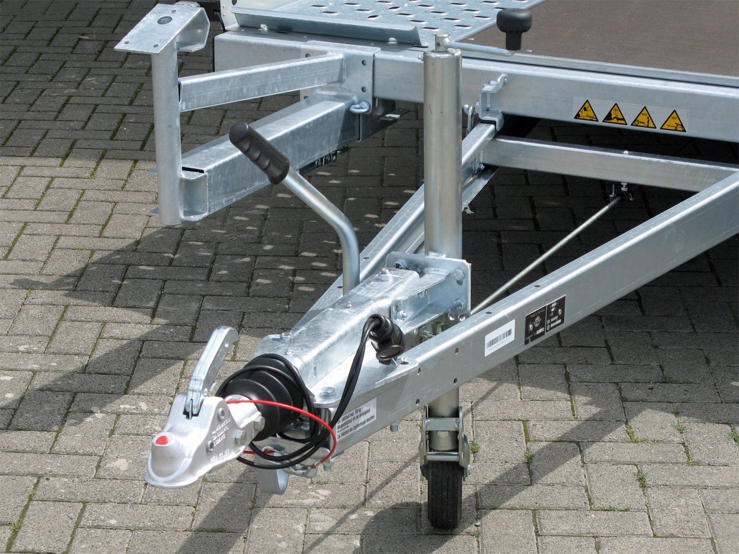 Remorque porte-voiture STEMA ATOUR Grande ATH 30-49-21.2 avec plancher central et support de treuil 100 km/h