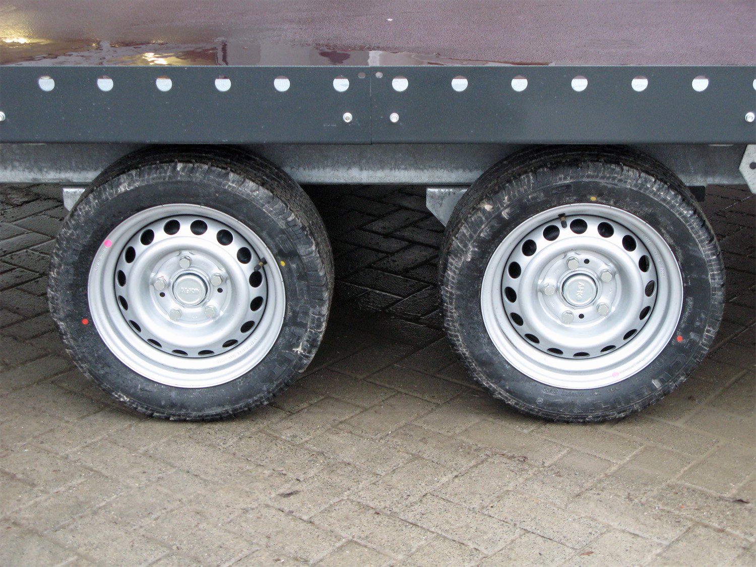 Remorque porte-engins Unsinn UF 5422-35-13 avec rampes et treuil